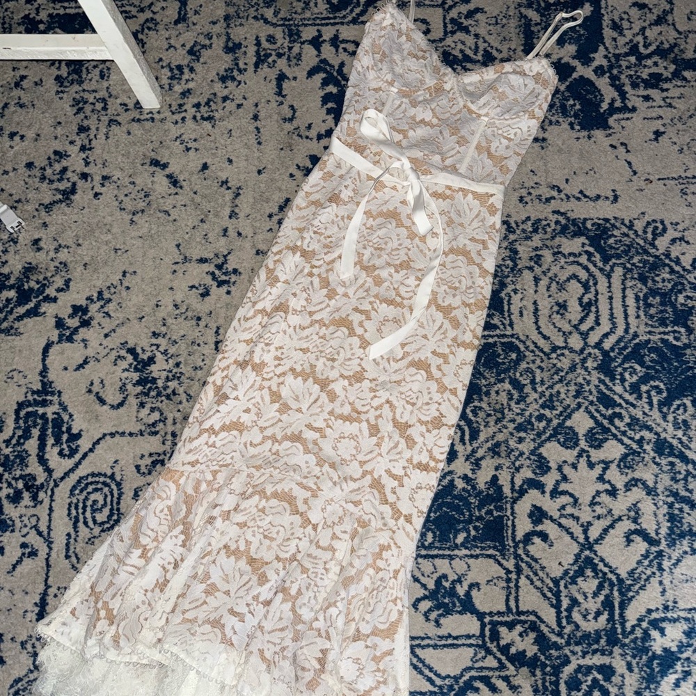 V CHAPMAN NAOMI DRESS SIZE 4